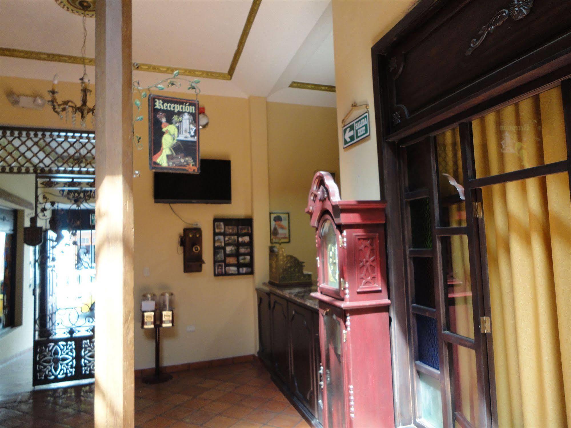Hotel Vieja Mansion กูเอ็งกา ภายนอก รูปภาพ