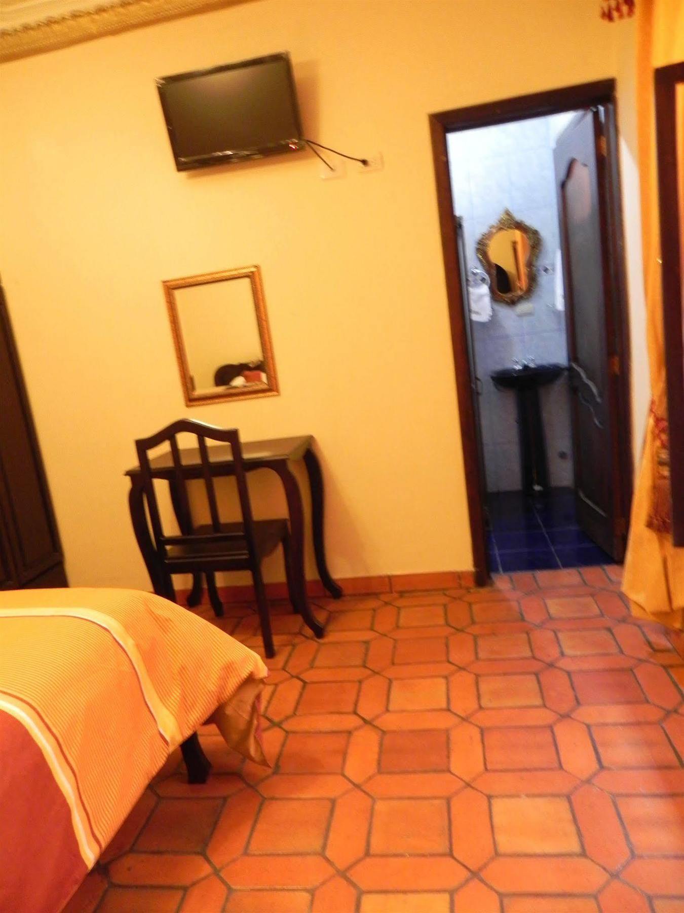 Hotel Vieja Mansion กูเอ็งกา ภายนอก รูปภาพ
