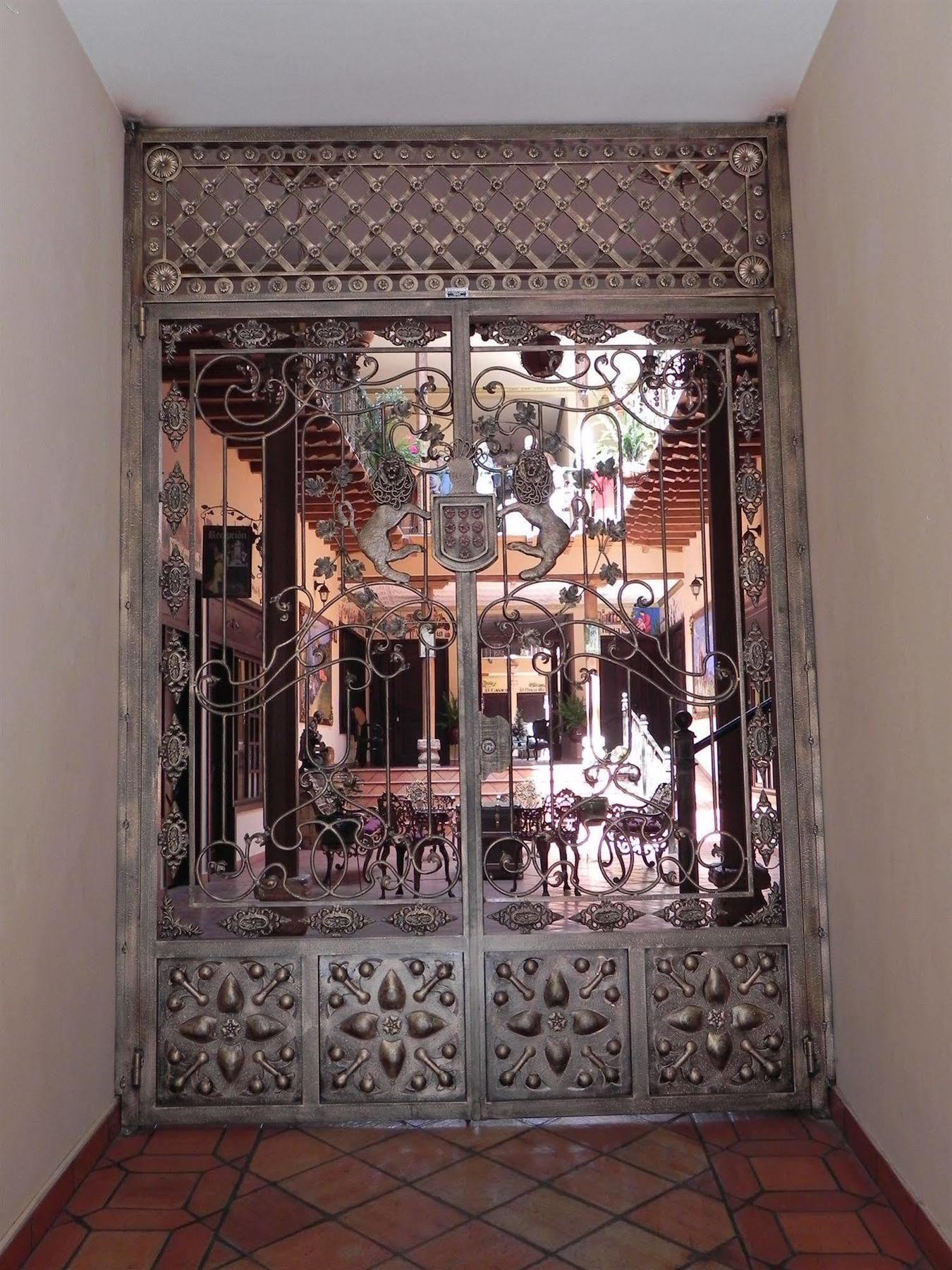 Hotel Vieja Mansion กูเอ็งกา ภายนอก รูปภาพ